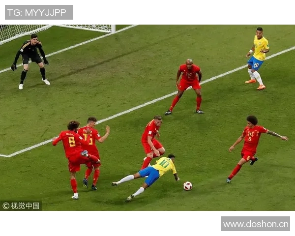 前裁判解析廷伯点球争议:身体接触延续至禁区上半身犯规更易被识别