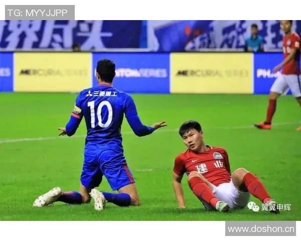 爱德华兹被罚点球后情绪激动返回更衣室怒喊去TMD罚球引发热议